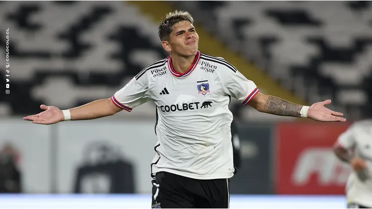 Carlos Palacios marca su doblete y vuelve a poner en ventaja a Colo Colo.
