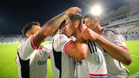 En argentina le dan una pequeña ventaja a Colo Colo sobre Boca.