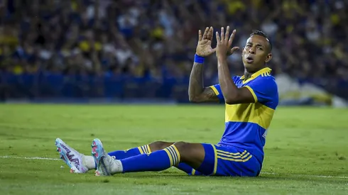 Sebastián Villa puede quedar fuera del partido contra Colo Colo.