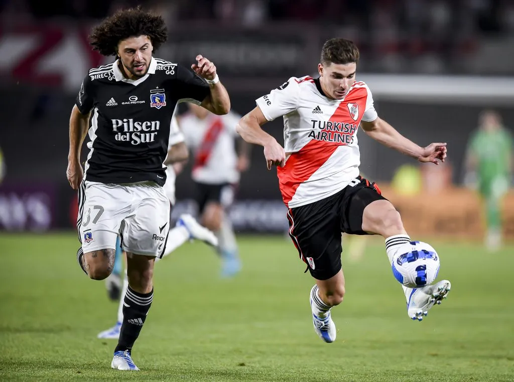 Julián Álvarez enfrentó dos veces a Colo Colo durante el 2022, pocos meses antes de ser campeón del mundo. / FOTO: Getty Images
