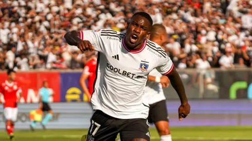 Fabián Castillo deja atrás su lesión y trabaja con balón en Colo Colo.