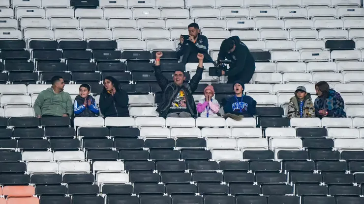 Niños con TEA son invitados de honor en el partido entre Colo Colo y Curicó Unido.
