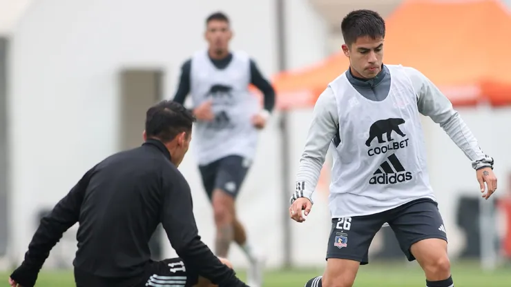 Colo Colo vence a Santiago City en partido amistoso.