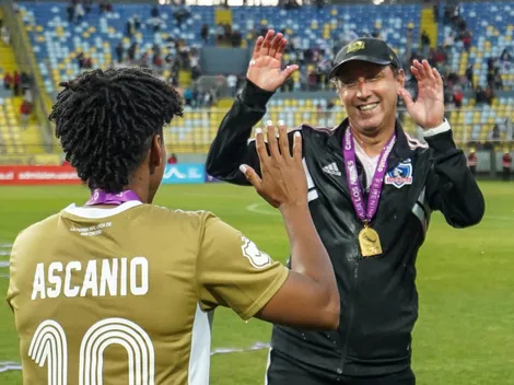 La sentida despedida del plantel de Colo Colo femenino a Luis Mena