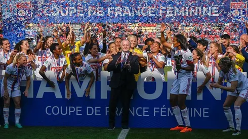 Tiane Endler es campeonato de la Copa de Francia con el Lyon.
