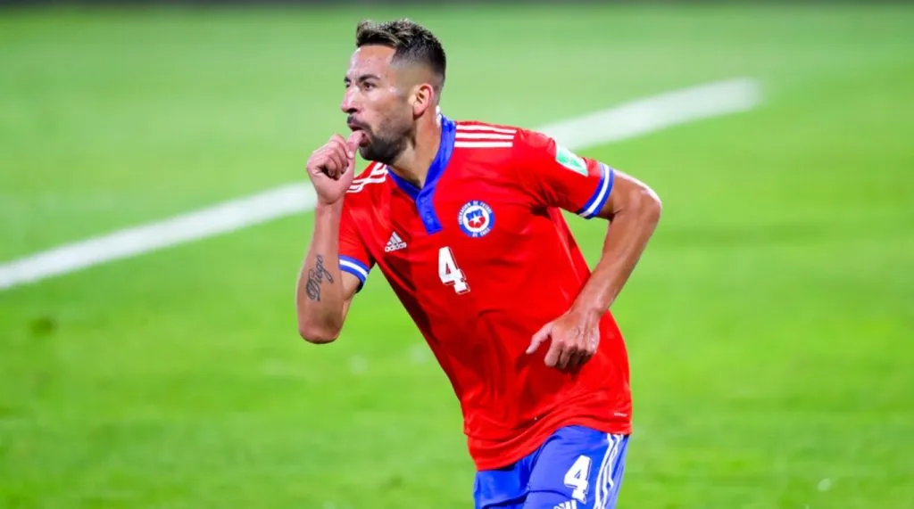 Mauricio Isla a detalles de ser nuevo jugador de Colo Colo