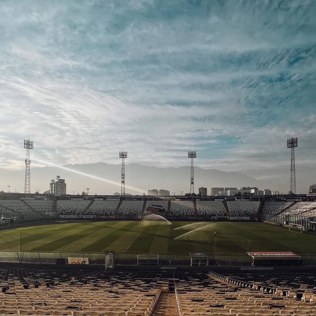 Estadio Monumental y su césped. Crédito: Colo Colo.