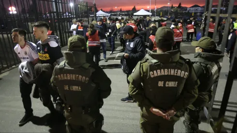 Ingreso de hinchas al estadio Monumental. Crédito: Photosport