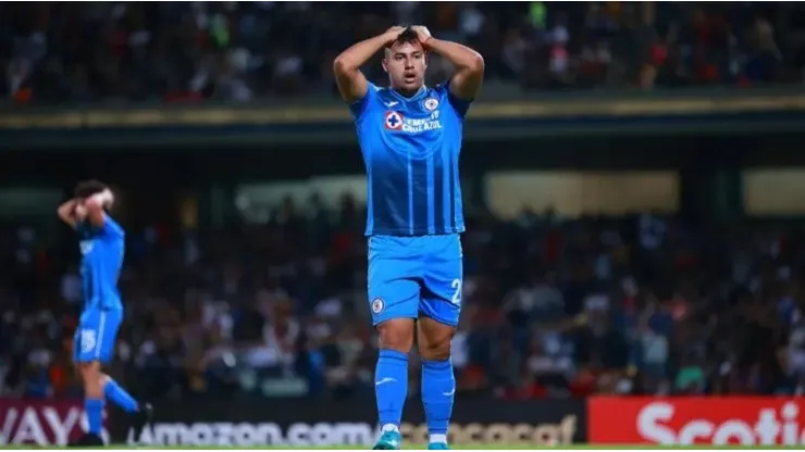 Iván Morales no la pasa bien en el Cruz Azul de México.