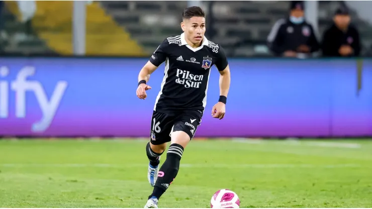 La inscripción de Óscar Opazo en Colo Colo sigue demorando.