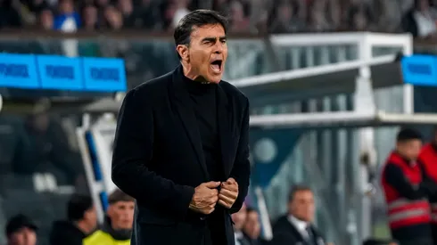 Gustavo Quinteros insiste por refuerzos para Colo Colo.