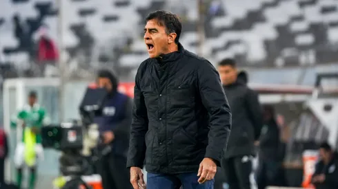 Gustavo Quinteros insiste por la llegada de un delantero centro con palo a Darío Lezcano.