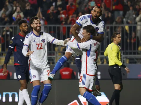 Bruno Barticciotto marca el 4 a 0 para la Roja desde el punto penal