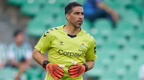 Claudio Bravo en el Real Betis de España. Crédito: Real Betis.