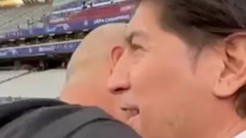 Guardiola sube al columpio a Zamorano previo a la final de Champions.