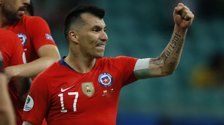 Históricos de Colo Colo sueñan con Medel en el Cacique.