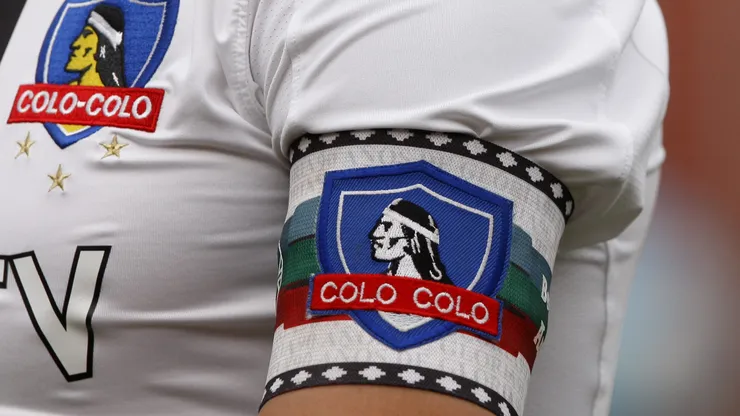Colo Colo usará especial jineta de capitán vs Universitario.
