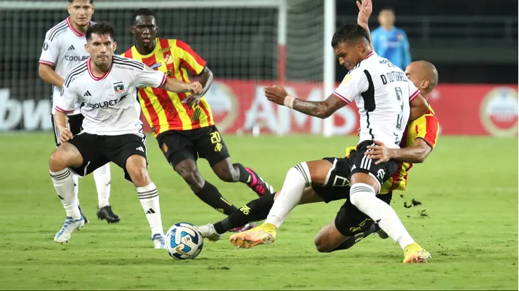 Colo Colo enfrentará a un rival colombiano. Crédito: Photosport.