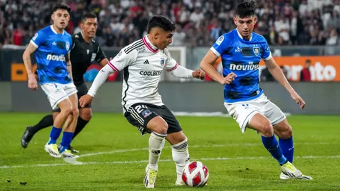 El tremendo caño de espalda de Jordhy Thompson en triunfo de Colo Colo.