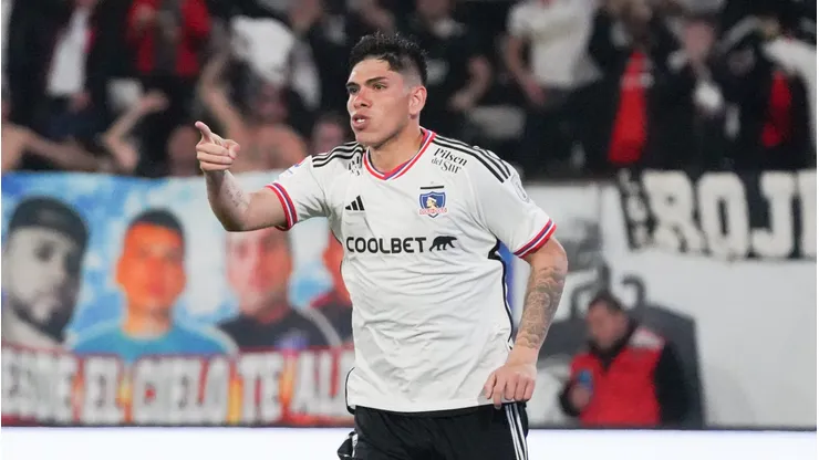 Carlos Palacios apunta alto en Colo Colo tras su noche soñada.