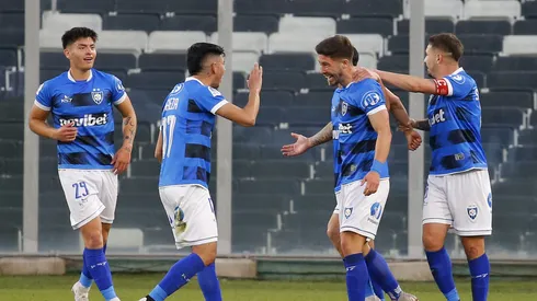 Balde de agua fría para Colo Colo: Felipe Loyola abre la cuenta para Huachipato.