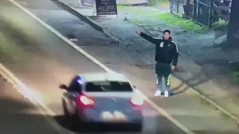 Brayan Cortés pide auxilio tras violenta encerrona y nadie lo ayuda.