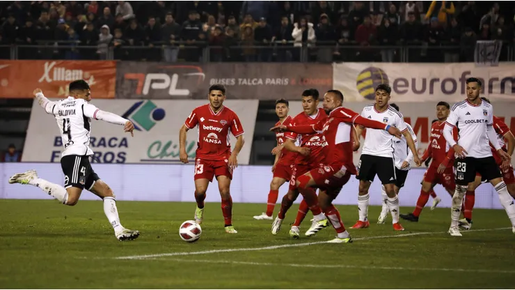 Poli defiende a Colo Colo y lo postula como campeón del fútbol chileno.