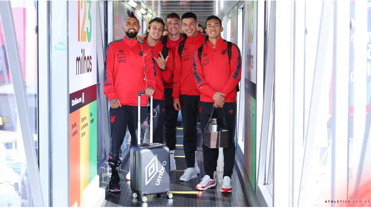 Arturo Vidal y Luciano Arriagada son citados en Athletico Paranaense.