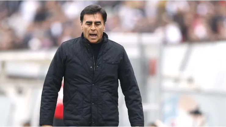 Fouillioux se la juega y avisa que pasará con renovación de Quinteros.