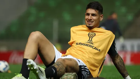 La rara formación de DirecTV. Crédito: Colo Colo.