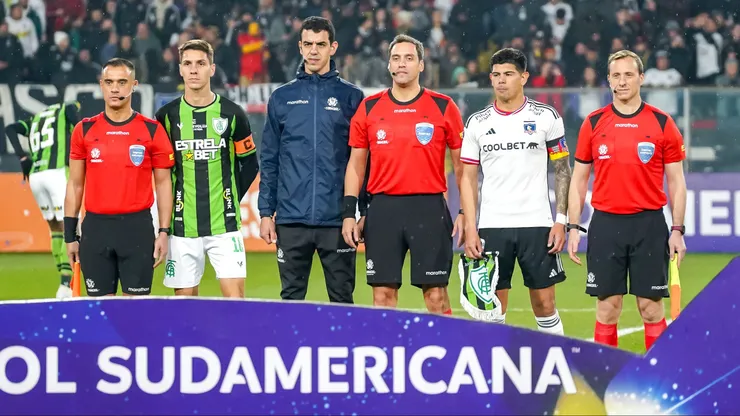 Colo Colo visita este martes a América Mineiro.