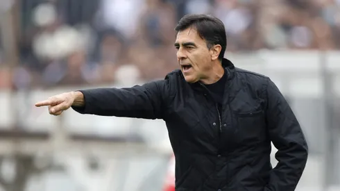 Gustavo Quinteros da luces de la formación de Colo Colo vs América MG.