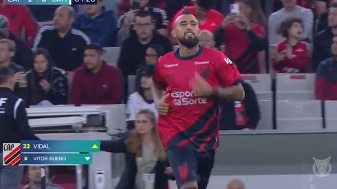 Arturo Vidal debuta oficialmente con el Paranaense