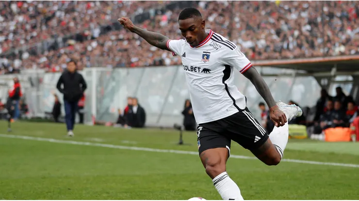 Fabián Castillo volvió a la titularidad en Colo Colo.