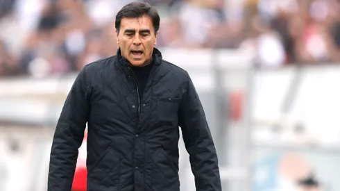 Gustavo Quinteros es expulsado por reclamos