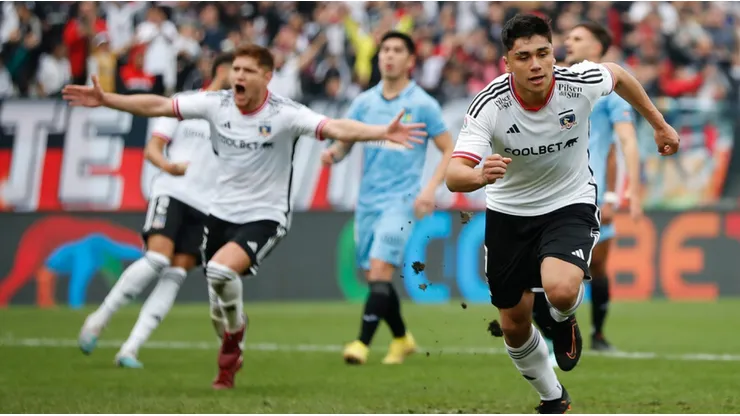 Damián Pizarro anota el primero para Colo Colo.