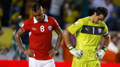 Alfredo Stöhwing pone en suspenso los retornos de Claudio Bravo y Arturo Vidal a Colo Colo.