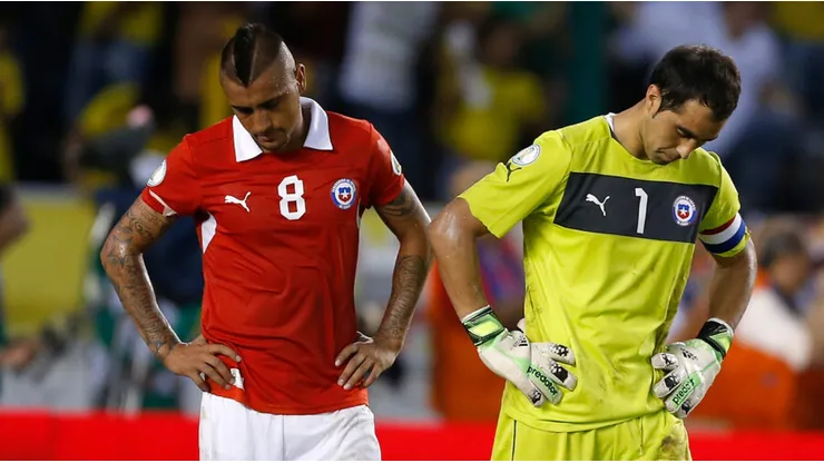 Alfredo Stöhwing pone en suspenso los retornos de Claudio Bravo y Arturo Vidal a Colo Colo.