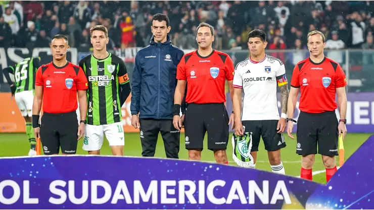Repiten nacionalidad de árbitros para la vuelta Colo Colo vs América MG.