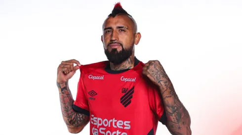Arturo Vidal quiere su revancha y apunta alto en Paranaense.