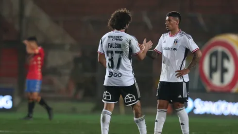 Jorge Valdivia alaba a Maximiliano Falcón y Alan Saldivia en Colo Colo.