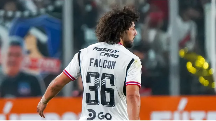 Maximiliano Falcón volverá a cambiar de número en Colo Colo.