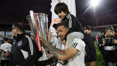 ¡Un hincha más! Hijo de Costa celebra su cumpleaños con temática de Colo Colo.