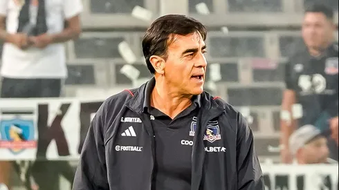 Alfredo Stohwing se refiere al futuro de Gustavo Quinteros en Colo Colo.