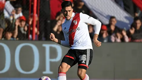 Pablo Solari se prueba la corona de campeón en Argentina