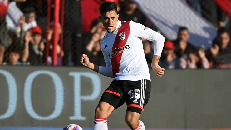 Pablo Solari se prueba la corona de campeón en Argentina