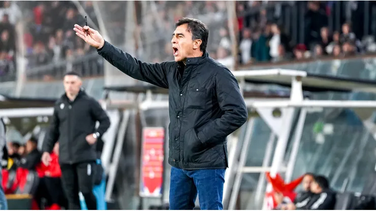 Gustavo Quinteros sigue angustiado en Colo Colo.