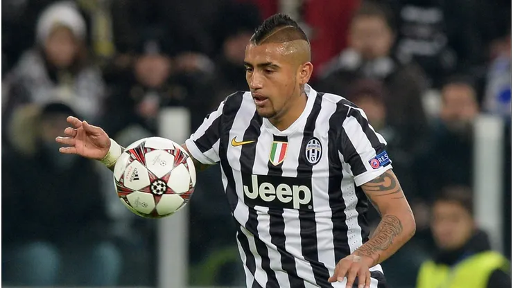 Arturo Vidal recuerda su primer hattrick con sabrosa anécdota.