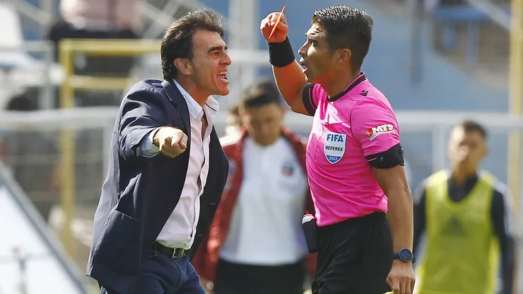 El juez del Colo Colo vs UC. Crédito: Photosport