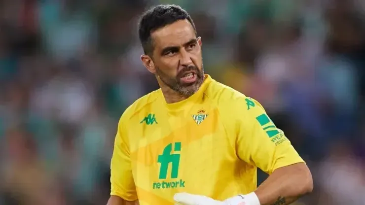 Claudio Bravo no logra dejar atrás sus inconvenientes físicos